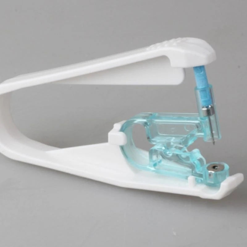 User Friendly Disposable Metal Ear Piercer Ear Piercing Device Body Jewelry Piercing Tool for Home and Studio Use