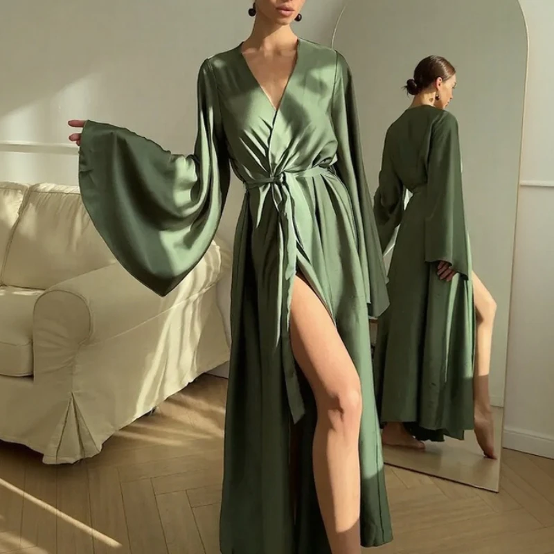 

Long and Comfortable Flared Sleeves with Lace Up Outer Robe Sexy and High-end Nightgown for Home Wear