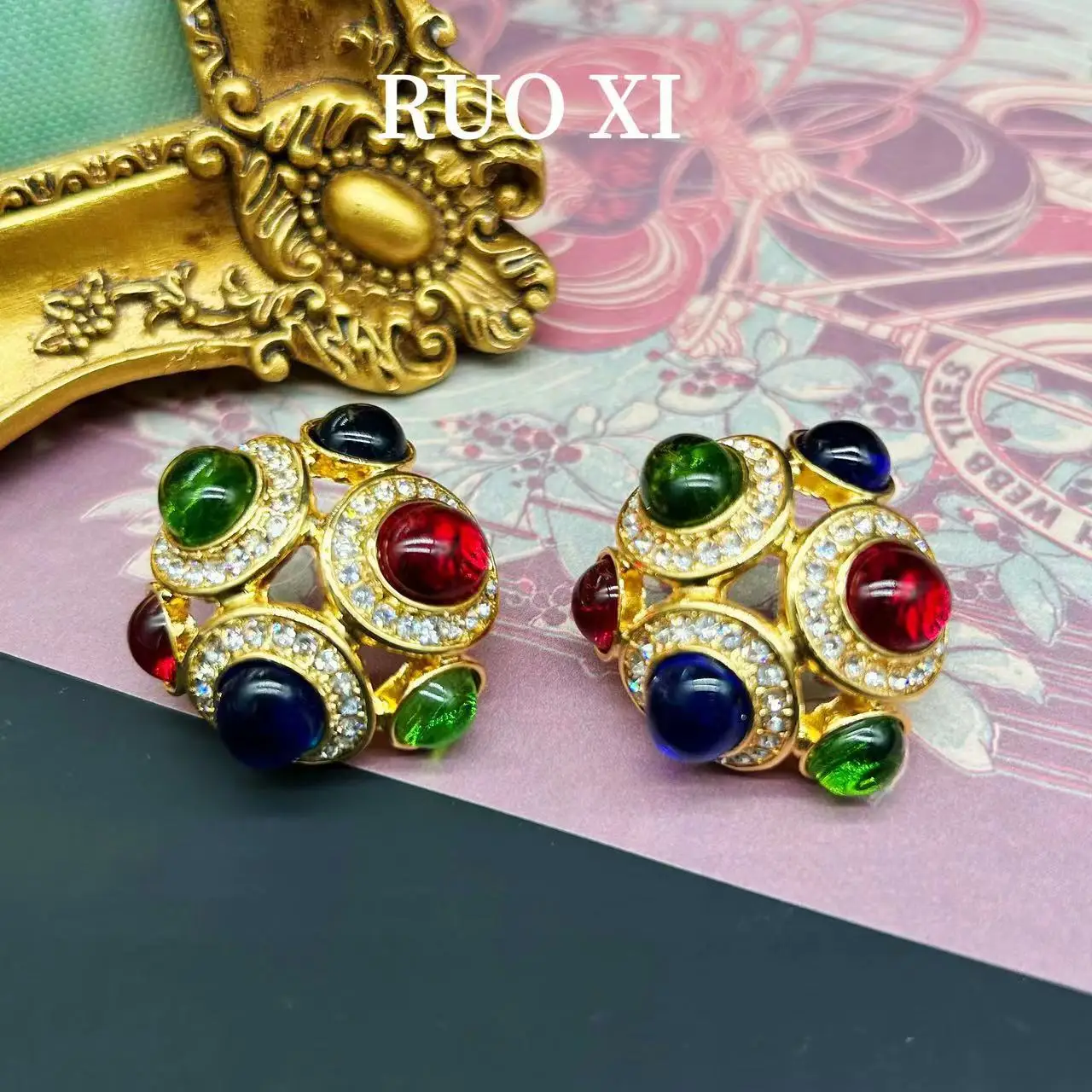 Mid-Ancient Vintahe Standard Glass Western Gold Plated Diamond Multicolor Cutout Kafuu Fashion Stud Earrings