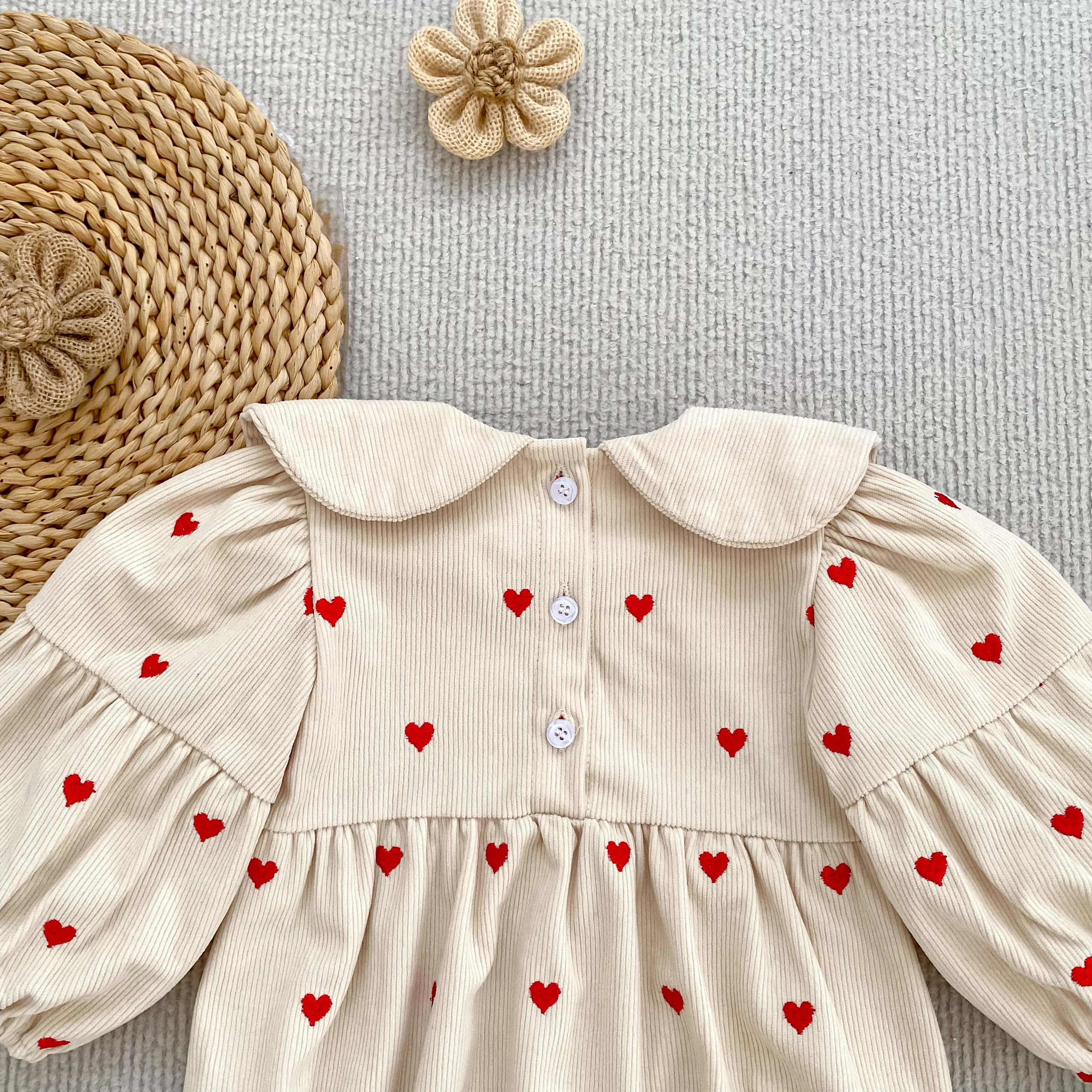 2026 Neuer Koreanischer Stil Baby Mädchen Cord-Bodysuit Rotes Herzmuster Langarm-Strampler Säuglings-Frühlings-Herbst-Kleidung 0-24M – Detail 8