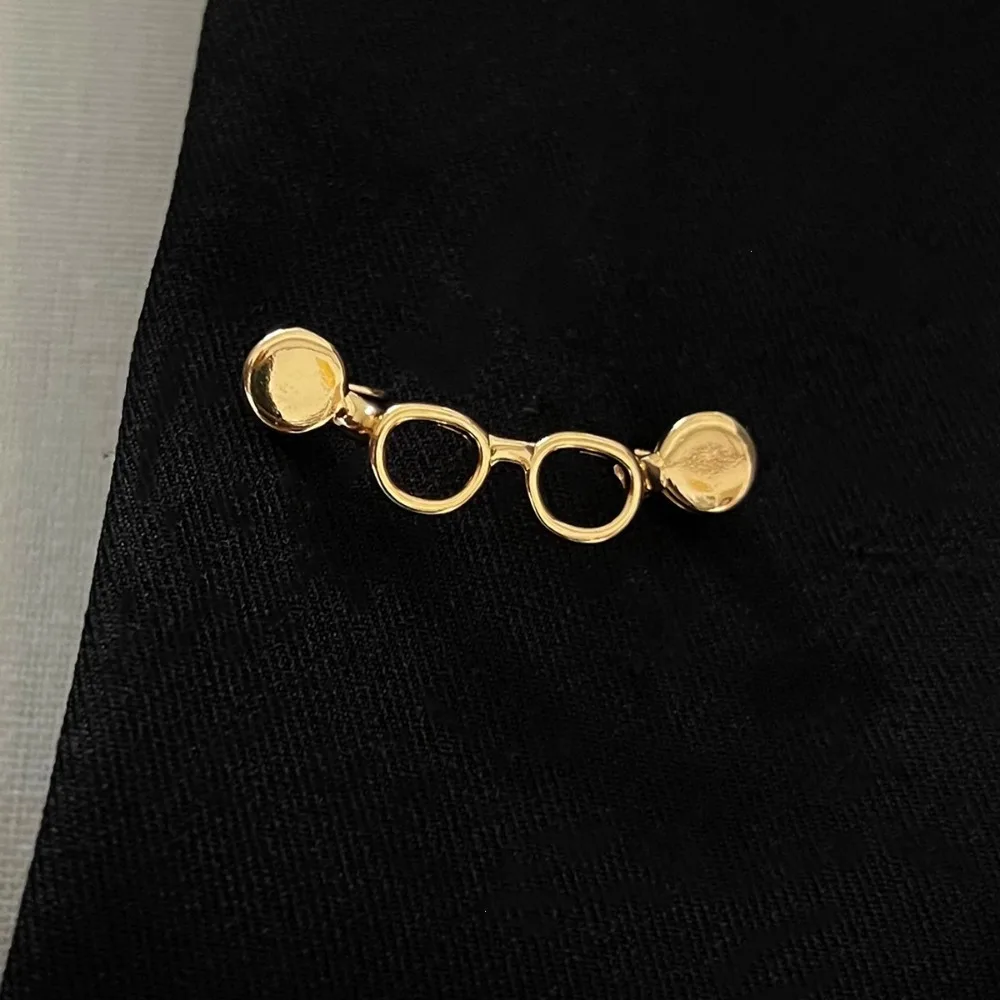 Creative Mini Eyeglasses Shape Metal Brooches Dual Use Glasses Holder Lapel Pin for Women Men Teachers Office Suit Coat Jewelry