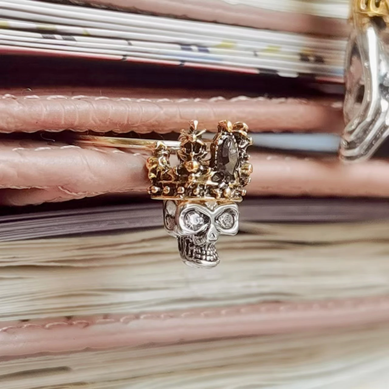 Vintage Baroque Skeleton Pearl Lady Hand กระดาษคลิปน่ารัก Bookmark Ins สไตล์หนังสือตกแต่งโน๊ตบุ๊คอุปกรณ์เสริม