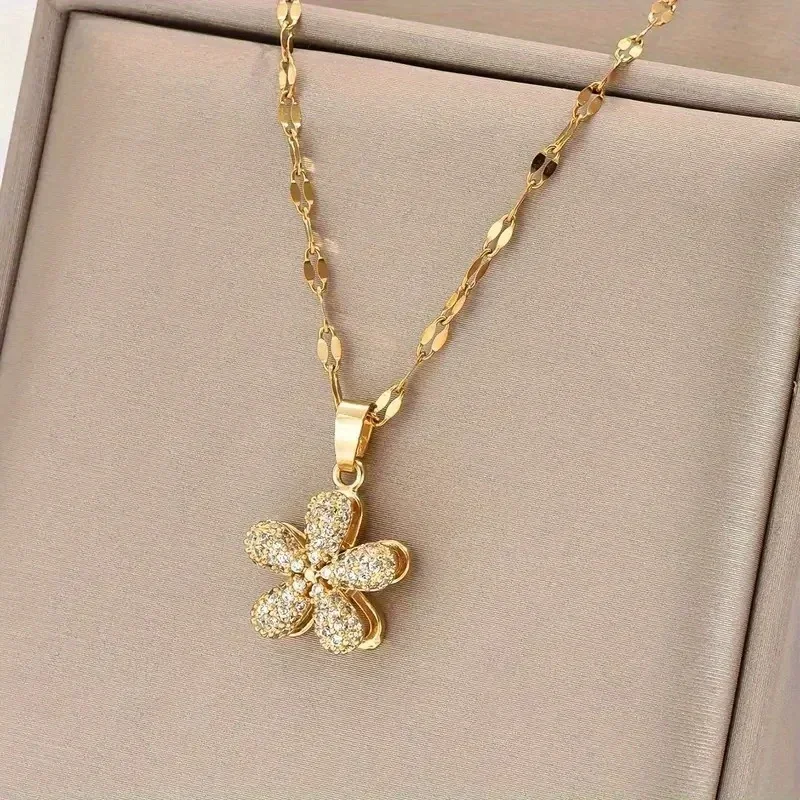Cute and Compact Rotating Flower Pendant Stainless Steel Necklace Provides Women with Creative Jewelry To Relieve Stress