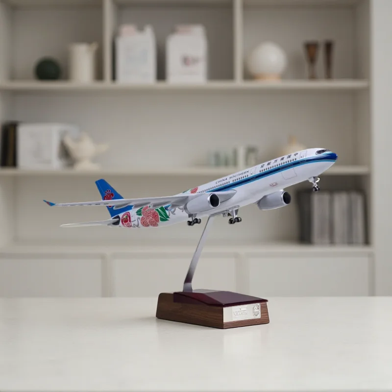 47cm 1:135 Scale Plane A330 China Southern Lychee Resin Diecast Airplane Model Assemble Aircraft Hobby Souvenir With Stable Base