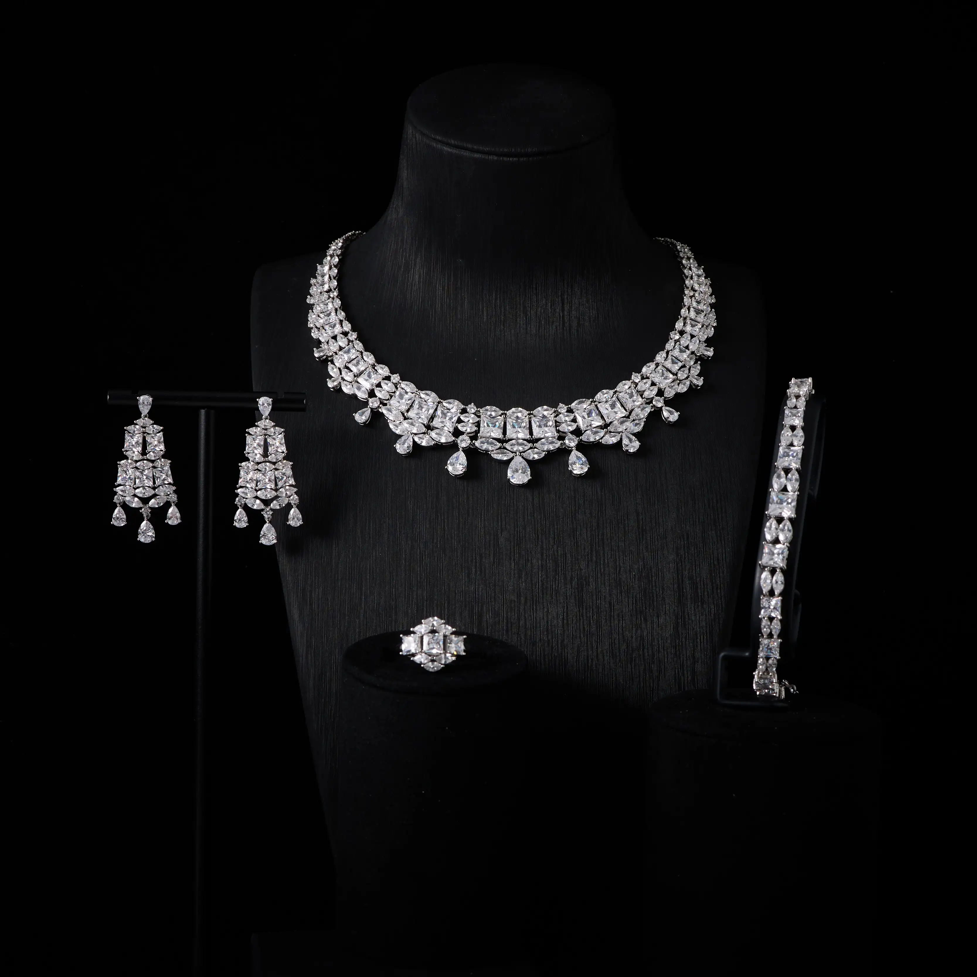 

IN JEWELIFE Luxury Necklace Set Bridal Color Zirconia Jewelry Sets for Women Party Charm CZ Crystal Wedding Engagement Accessory