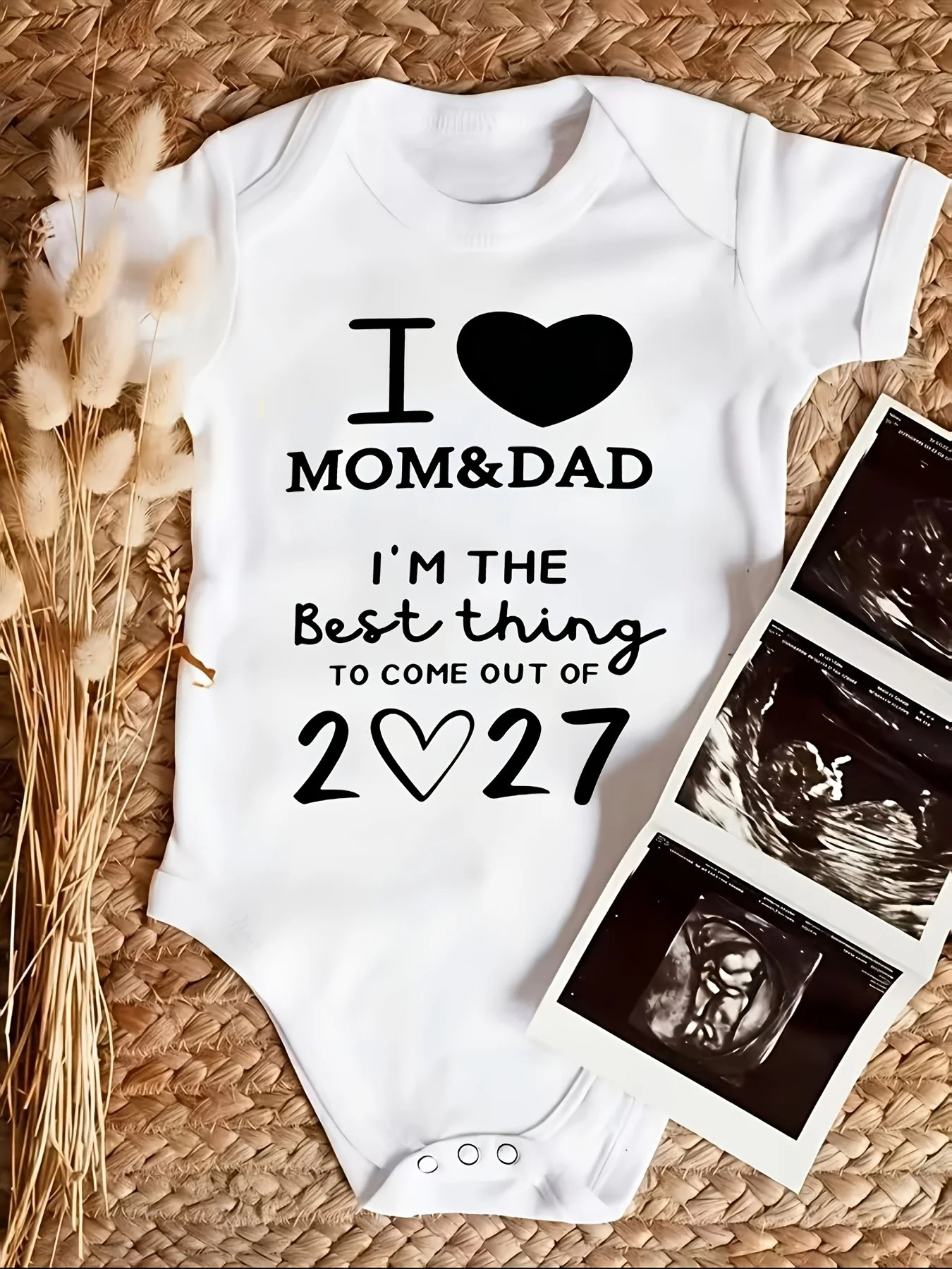 I'm The Best Thing To Come Out of 2027 Baby Bodysuit Heart Letter Print Newborn Short Sleeve Romper Pregnancy Announcement