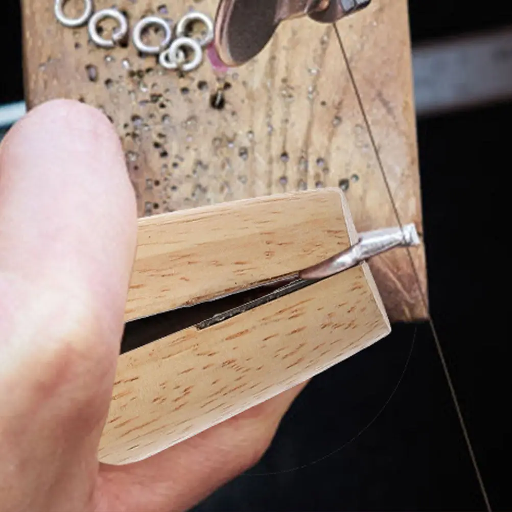 

2Pcs Jewelers Holder Ring Wood Clip for Secure Holding during Ring Repair and Diamond Setting Jewelers Holder Vice Clamps