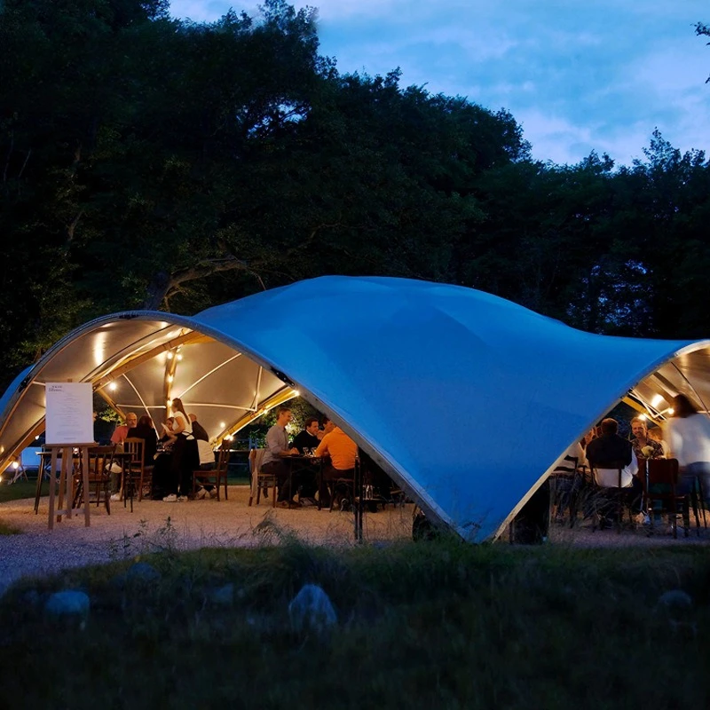 معرض الخيمة، معرض المظلة واسع النطاق، بناء المظلة في الهواء الطلق، حفلة التخييم، بناء الفريق