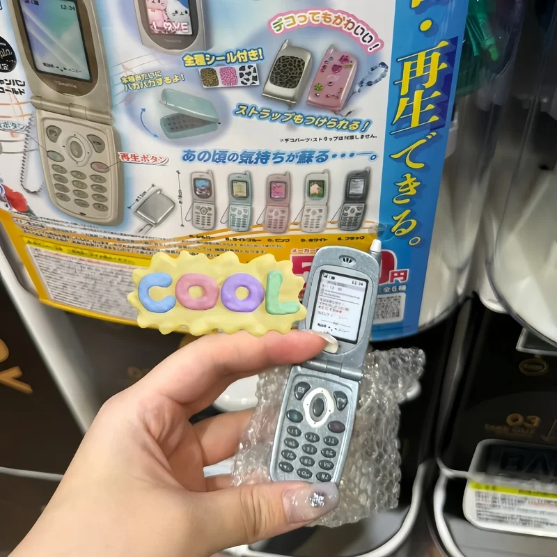 Tersedia Mainan Jepang Spirits Seri Elektronik Retro Asli Perekam Telepon Flip Mini Model Telepon Lipat Gantungan Kunci Gashapon