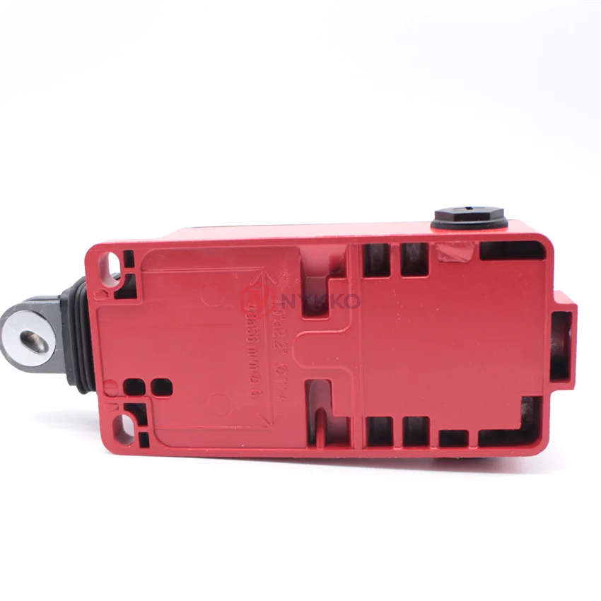 【2026】Original New Origin XY2CH13250 Latching Emergency Stop Rope Pull Switch 1NO+1NC Contacts IP65 30m Max Cable Length 1 Year