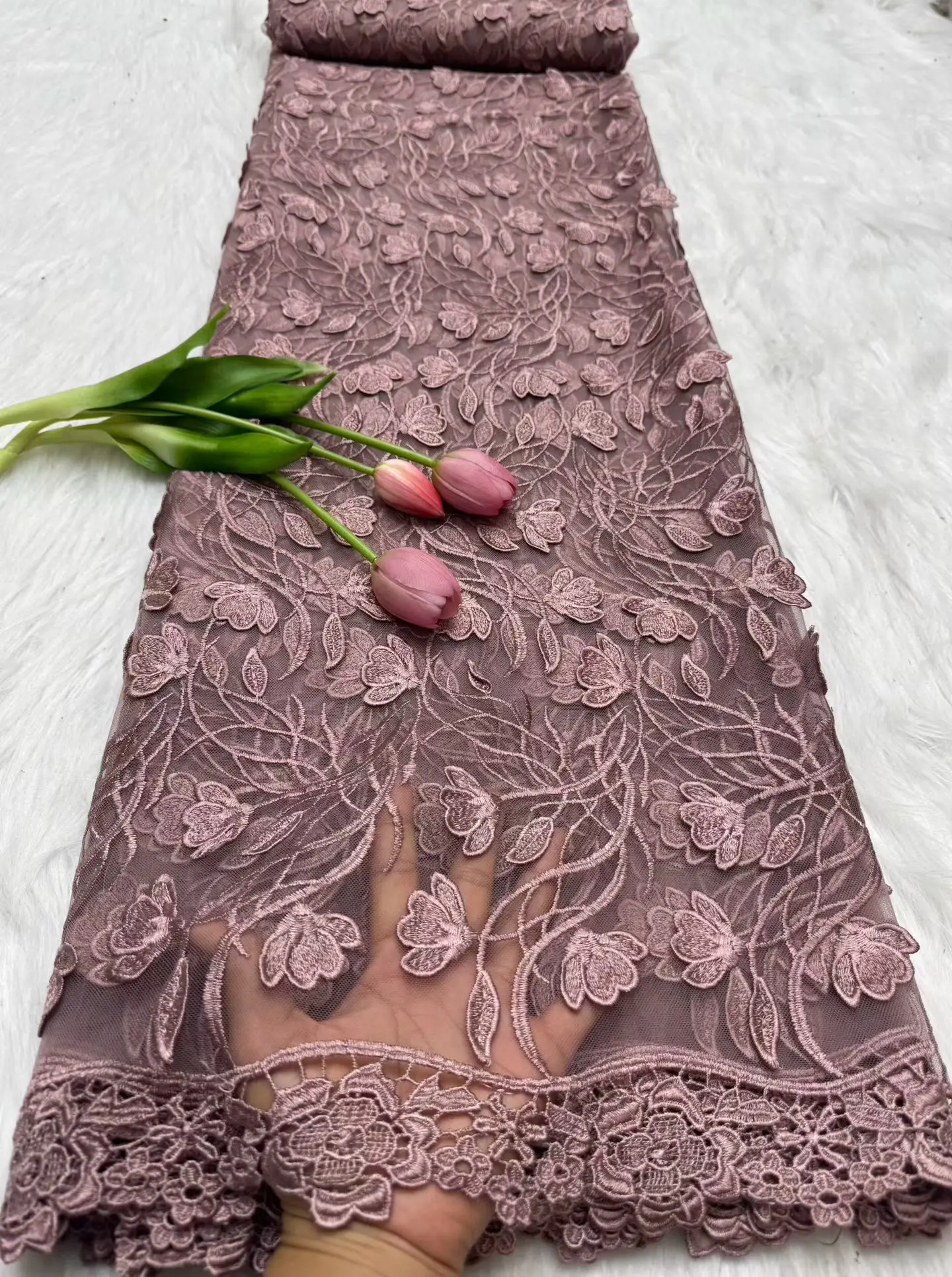 

Новейшее высококачественное африканское тюлевое кружево, нигерийское молочное шелковое кружево с вышивкой, французское 3D кружево для женщин, праздничное свадебное платье H135-1