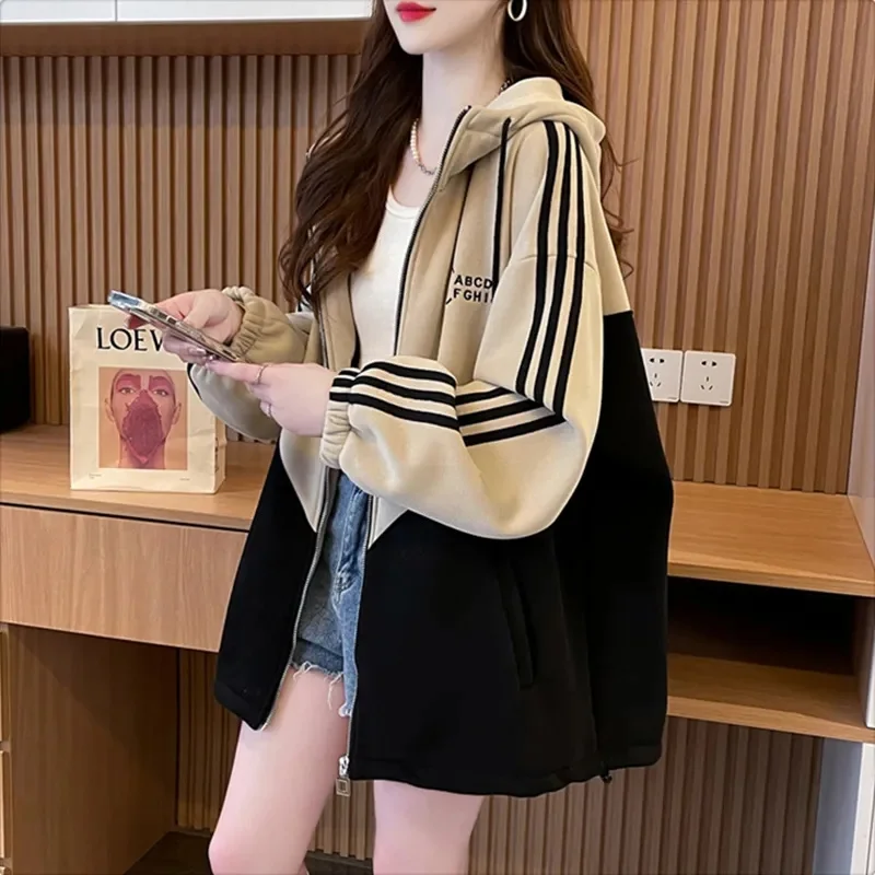 Design With a Sense of Westernization Plush Thick Cardigan Hooded Jacket for Women's Autumn Winter 2024 New Loose Fitting Hoodie