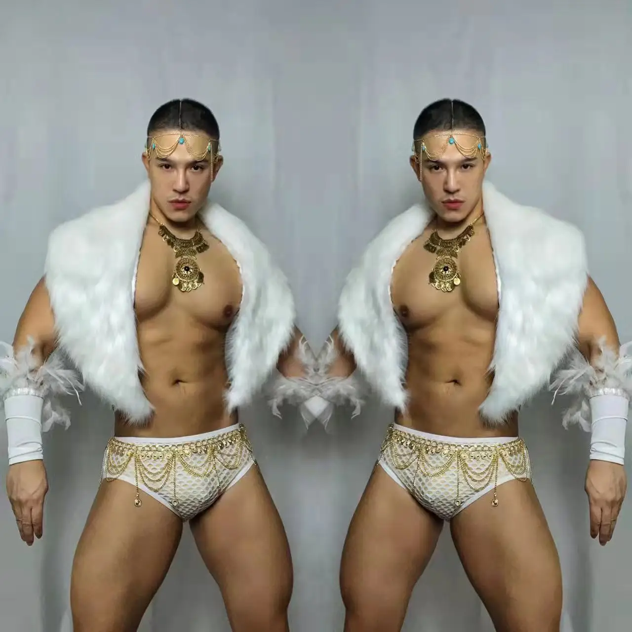 Men's Slim Fit DJ Dancer Gogo Nightclub Costume White Faux Shawl Shorts for Stage Performance Bar Dance Team Rave Outfit