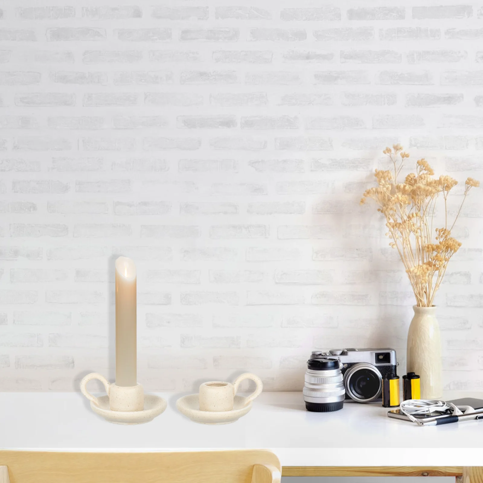 

2Pcs Ceramic Candleholder Nordic Style Home Decor Tabletop Ornament Wedding Banquet Display Simple Design