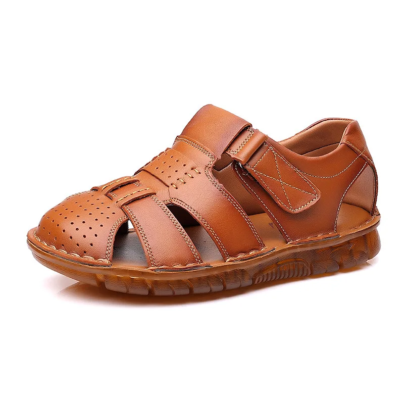 2025 High quality Fashion Men's Summer New Retro genuine Leather Non-slip Beach Slip-on Sandals Travel Flip-flops Slippers