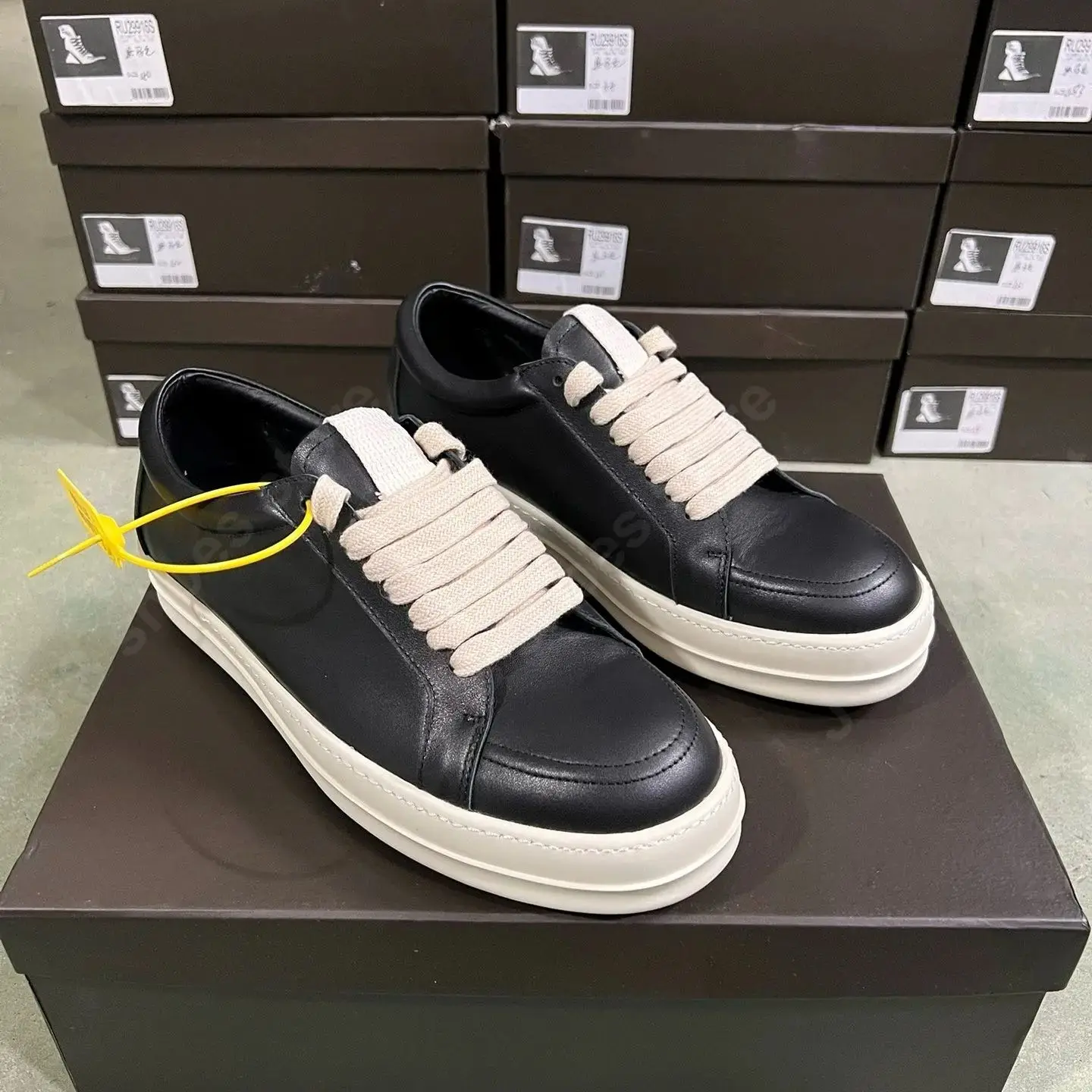 Ricks Men Shoe Black Leather Low Top Shoe Lace Up Owens Women Sneaker Casual Shoe Owens Design Flat Shoe Cowhide Shoes Sneakers