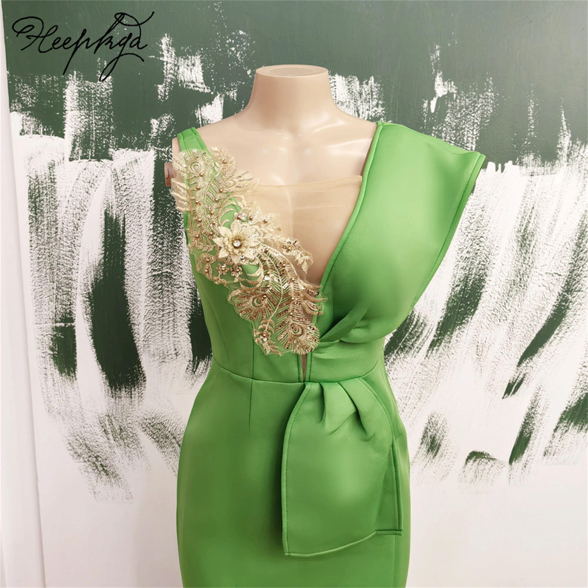 Plus Size Green Long African Evening Dress Gold Appliques Straight Tea Length Elastic Spandex Formal Gowns For Wedding Party