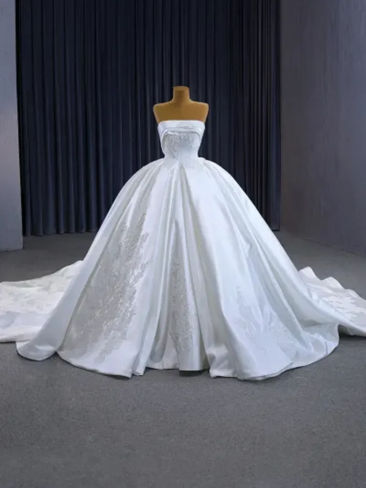 Customized Wedding Dress In 2025, Strapless Design White Lace Decoration Back Strap Simple Yet Gorgeous Noble And Elegant