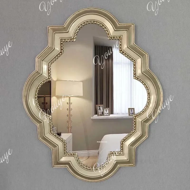 

European Light Luxury Bath Mirrors Hotel Toilet Bathroom Mirror Retro Special-shaped Wall Decoration Beauty Salon Makeup Mirror