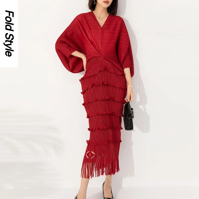 

Dress Autumn Women's Advanced Sense Fashion Temperament Bat Sleeve V-Neck Large Wood Ear Fringe Wrap Hip Long Dress