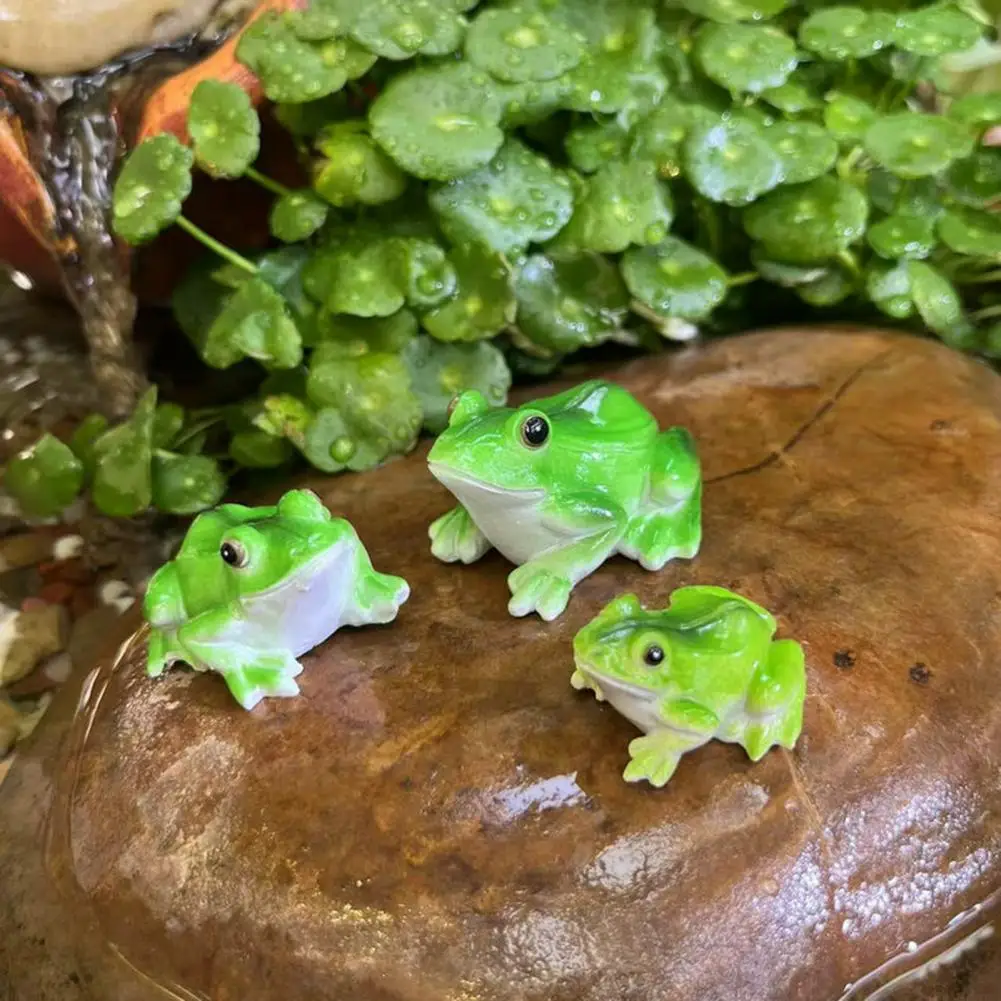 Vivid Frog Sculptures Set of 3 Miniature Frog Figurines for Garden Decor Realistic Weather-resistant Statues Adorable Plant