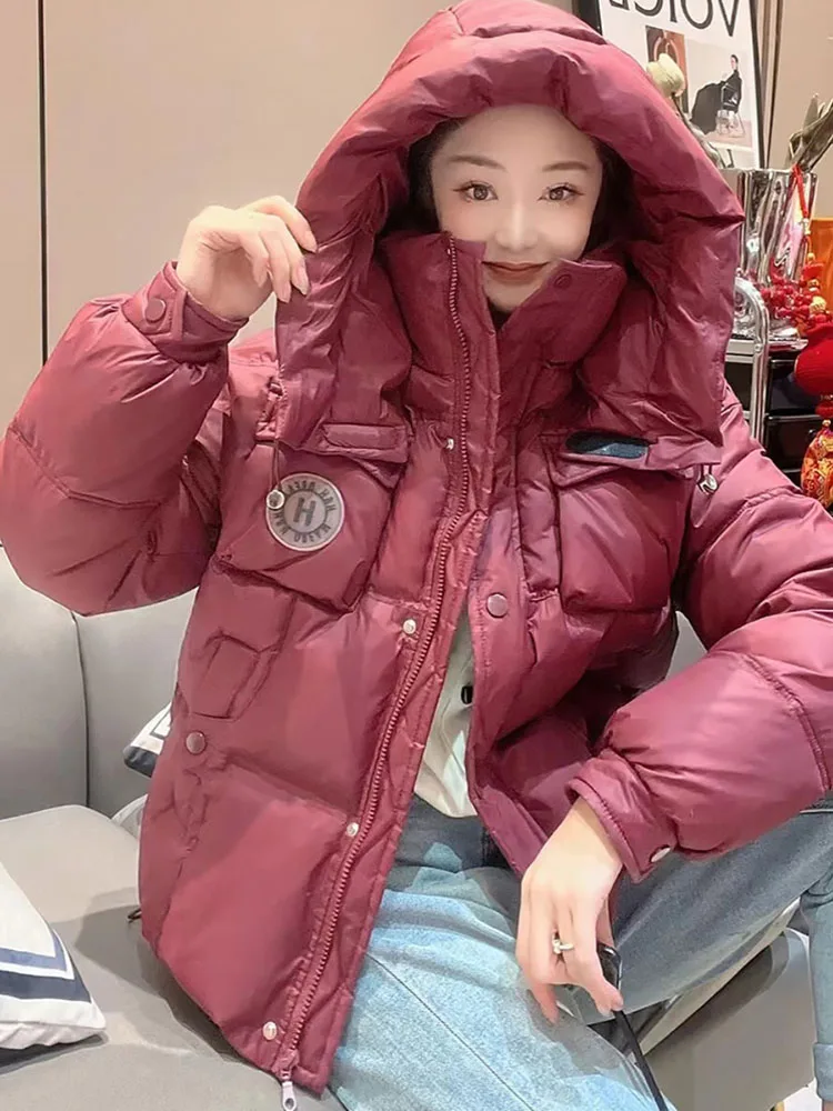 Frauen Mode Design Brief Kennzeichnung Candy Farbe Straße Brot Kurzen Mantel Winter Glänzende Warme Mit Kapuze Unten Baumwolle Jacke