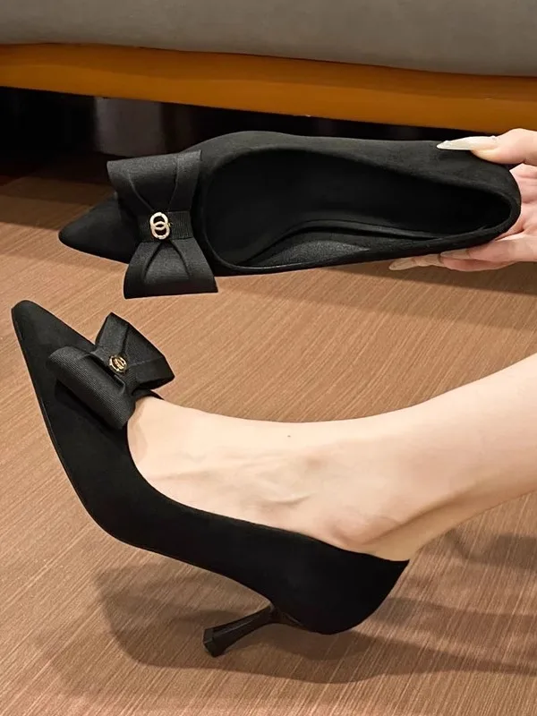 

Элегантные черные туфли-лодочки с бантом на тонком каблуке для женщин, новые, с острым носком, из бархата, для повседневной носки