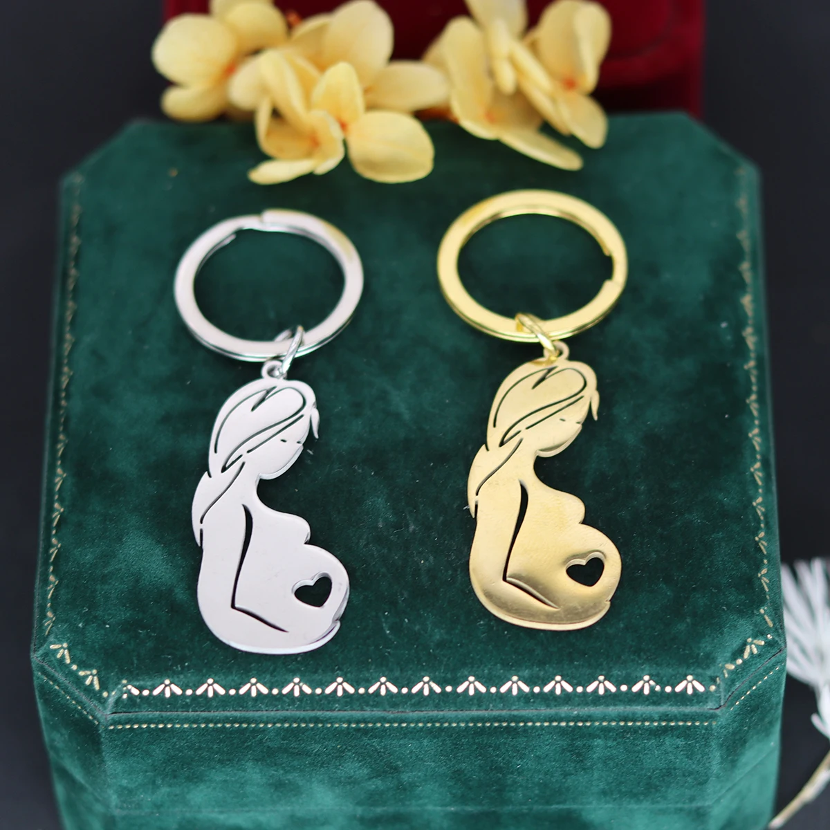 QIAMNI Baby Birth Keychain Personalized Pregnant Mother Key Chain Custom Name Keyring Family Gift Women Stainless Steel Jewelry