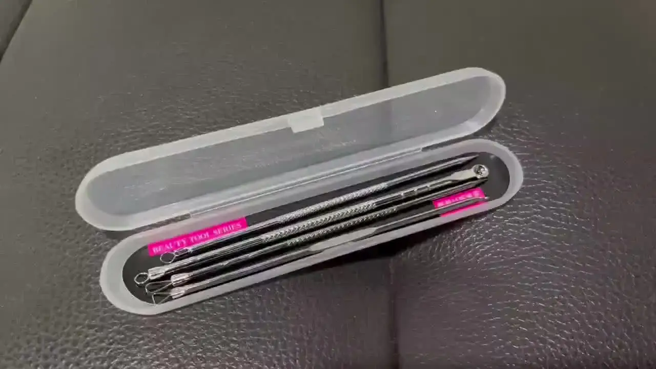 Set di ganci per la pulizia da 4 pezzi, strumento per la pulizia dei pori leggero beige/beige chiaro adatto a tutte le stagioni, dispositivo per la rimozione dei punti neri