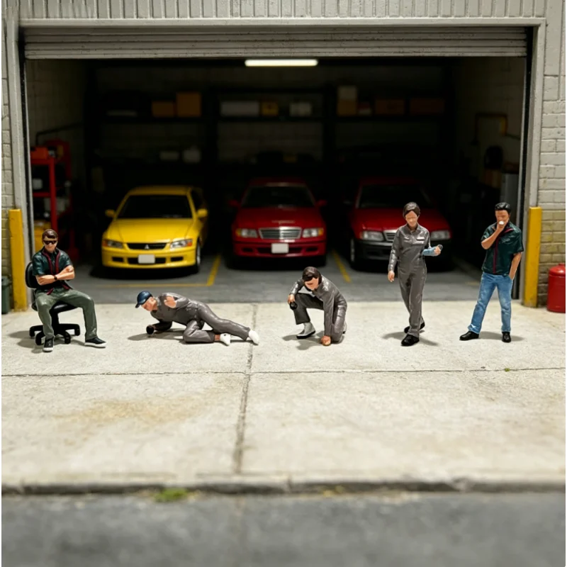 

1/64 Scale Painted Miniature Resin Doll Top Tuners Repairmen Model DIY Figure Garage Scene Accessory Display Collection