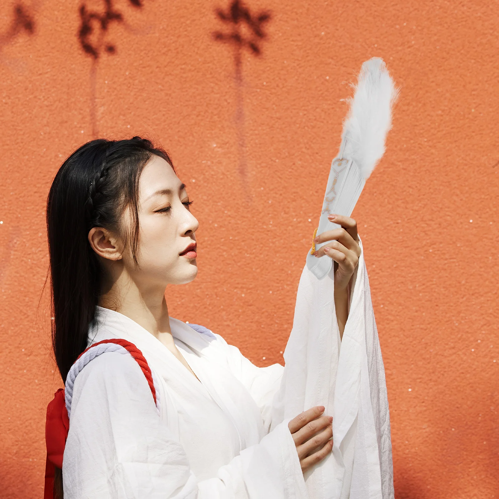 

White Embroidered Feathered Folding Bridal Handheld 1920S Vintage Flapper Style Wedding Dance Costume Party Lightweight Portable