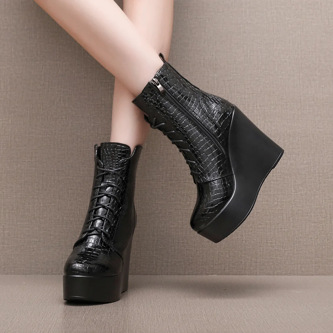 

10cm 12cm Small Big Size 33-43 Quality Patent Leather Boots Winter Wedges Shoes 2025 High Heels Warm Fur Short Ankle Boots Daily