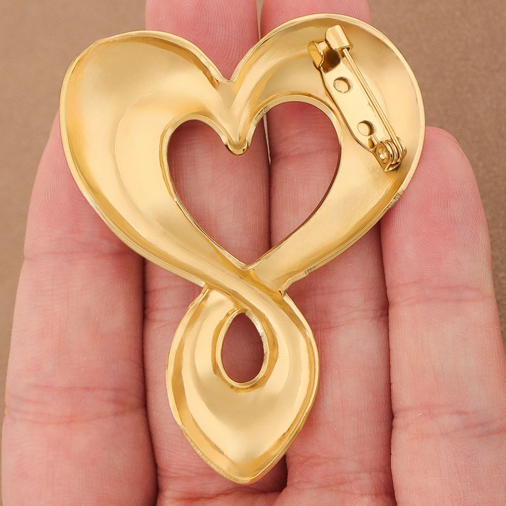 1 x Twisted Infinity Intertwined Hollow Heart Brooch Pin, Abstract Swirl Fluid Love Design,  Romantic Accessory for Everyday