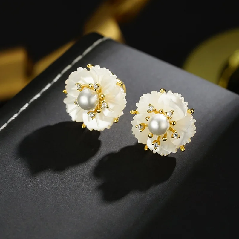 Super fairy natural fritillary flower stud earrings fashionable and elegant high-end flower earrings niche versatile new persona