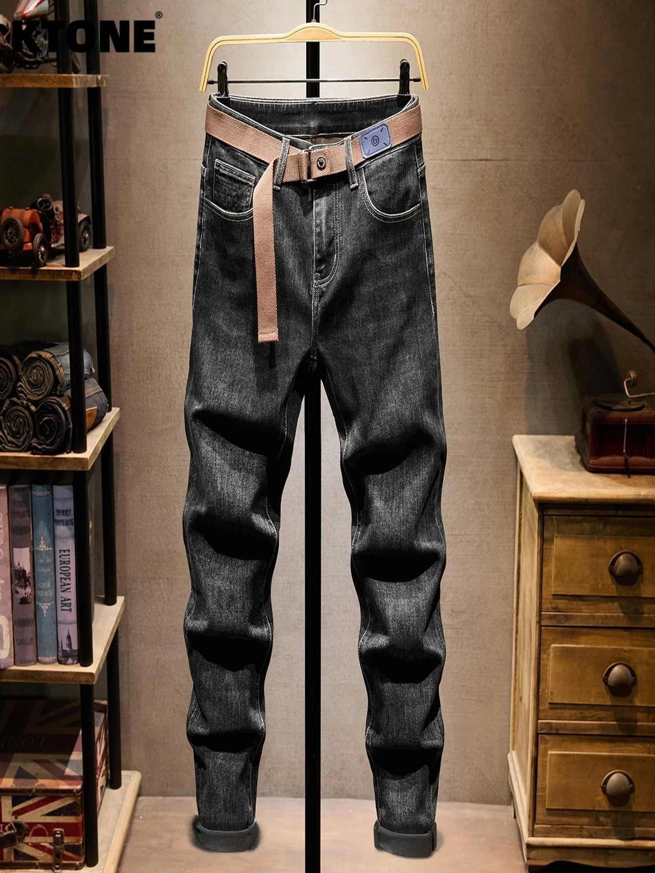 

Джинсы Harajuku черные, узкие, для мужчин, минималистичные, однотонные, для свиданий. Аксессуары и ремни в комплект не входят.