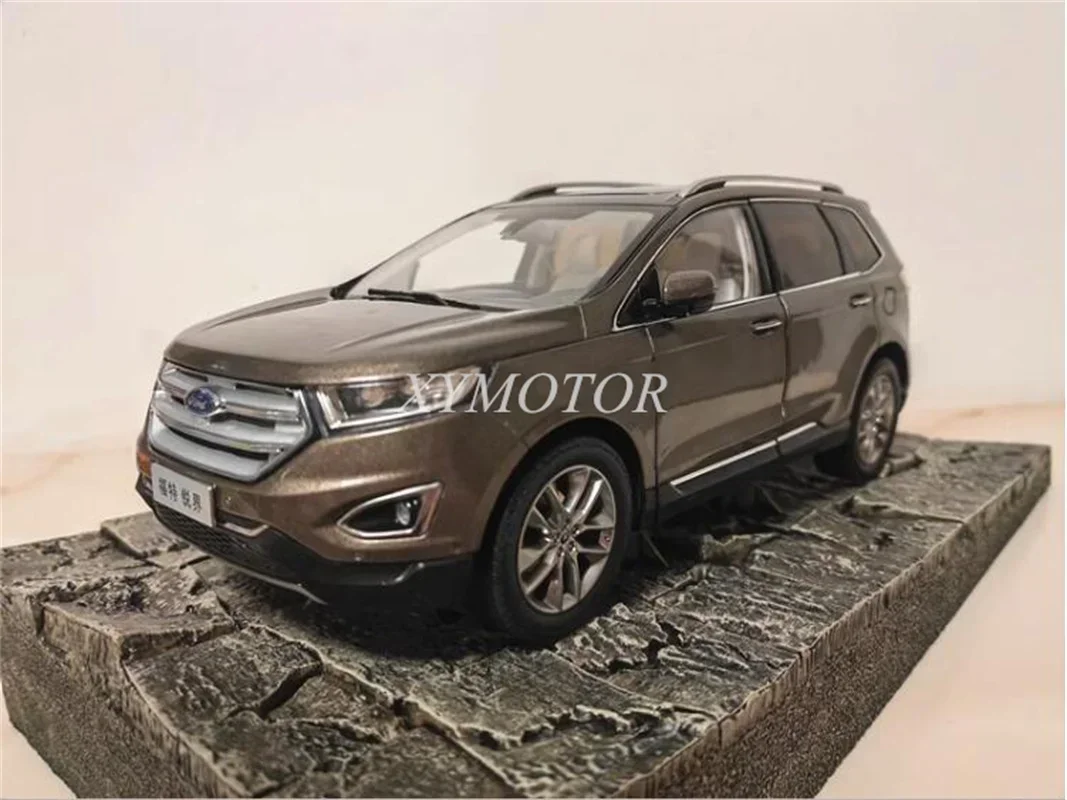 

1:18 для FORD EDGE 2016 SUV внедорожник, литая модель автомобиля, игрушки, подарки, строительные украшения коричневого/красного цвета