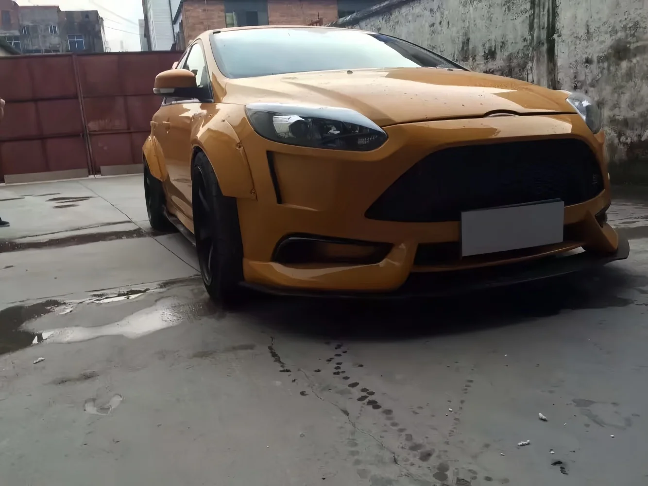 The Fender for the fox LB-style Wide Body Kit Front Bumper Pulley Brow Skirt for the Focus Upgrade Performance Kit