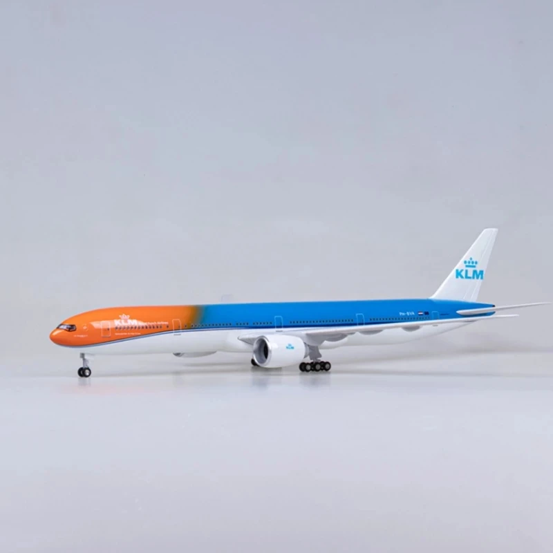 47CM Scale Large Model Airplane Holland KLM B777 Plane Models Diecast Airplanes with LED Light Collectible Miniatures Gift view 4