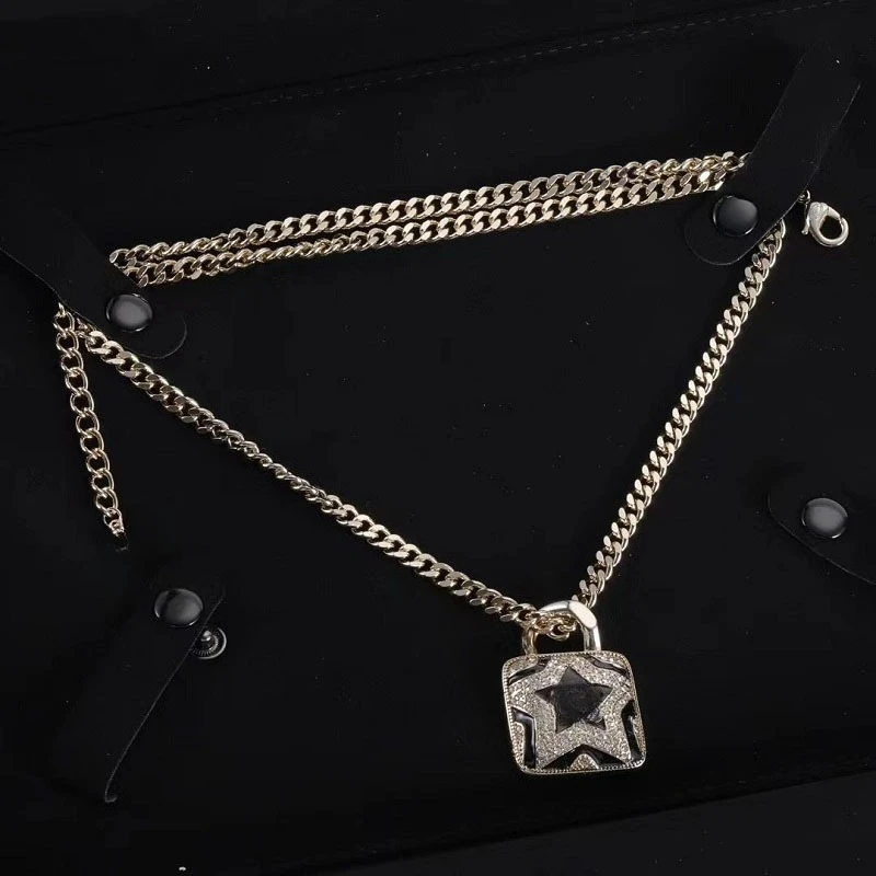 

Поворотная цепочка с пентаграммой, двойное эпоксидное ожерелье со стразами, европейская и американская цепочка на ключицы 2025