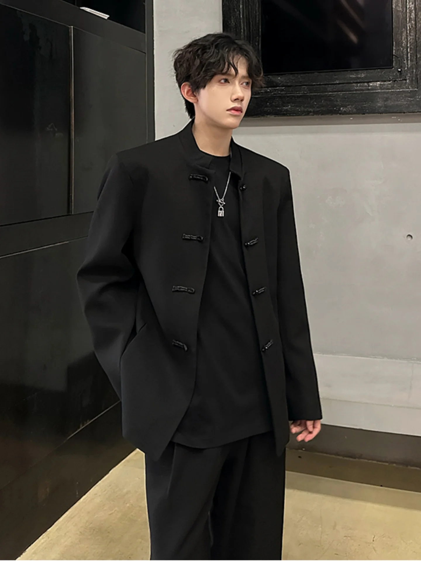 

Black Shoulder Pad Men's Suit Jacket Handsome Vintage Chinese Style Button Decorated Polyester Fiber Long Sleeve Formal Wear