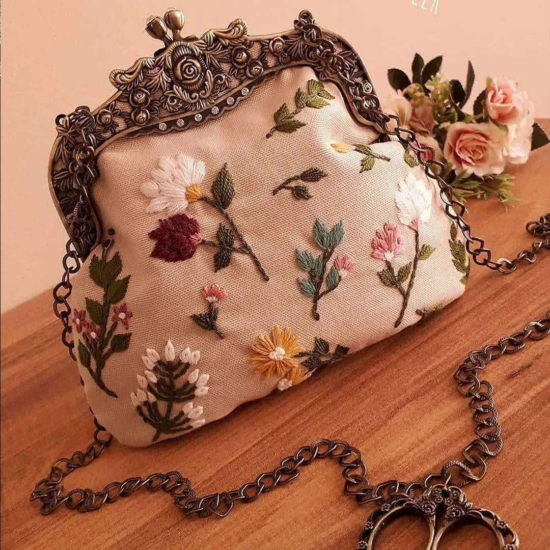 Lost in Vintage Floral Clasp Purse Metal Frame Kiss Lock Evening Clutch Nickel Farmyard Accessory Evening Clutch 20x16x5cm