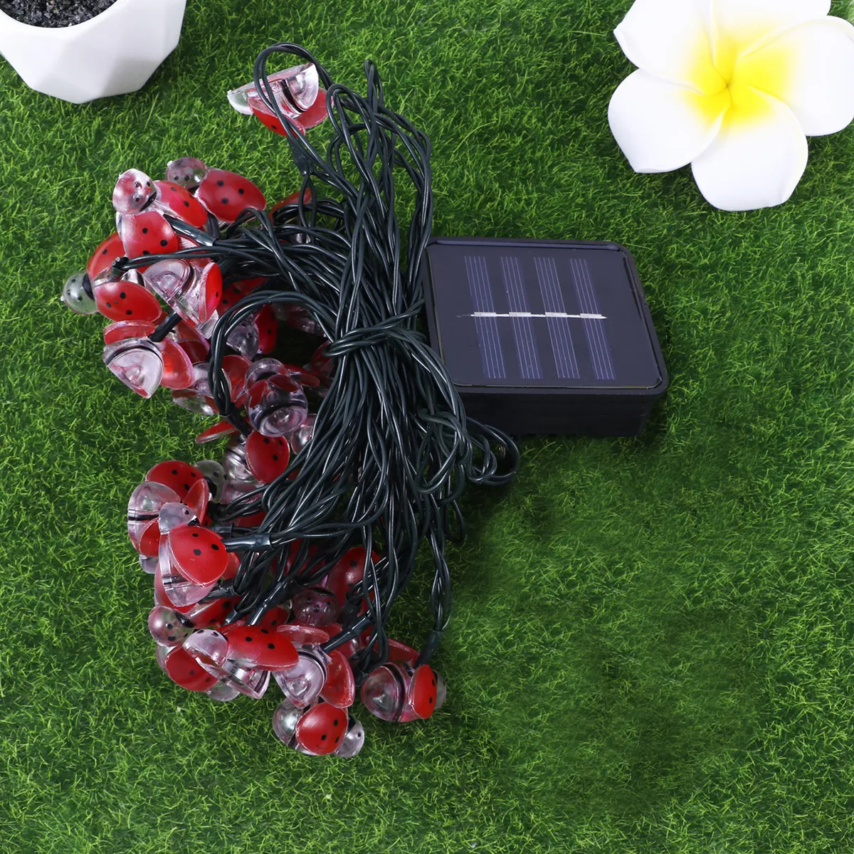 30 Leds 6.5 Meters Solar Ladybug Design Light String High Brightness Energy Saving Battery Box Decorative Lamp for Home Garden