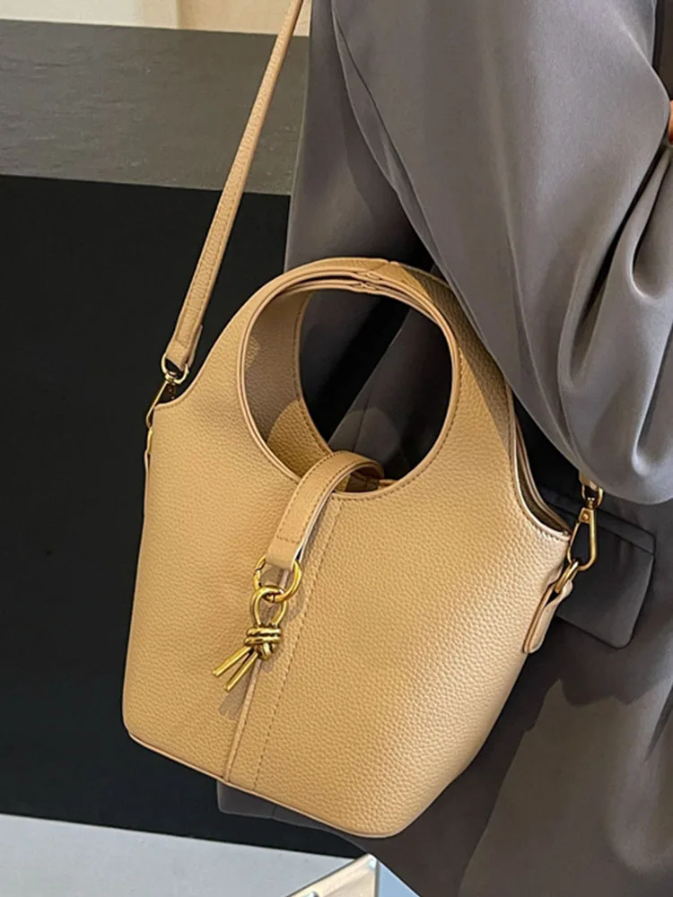 Women New Style Trendy Crossbody Bucket Bag Fashionable High End Office Handbag Personalized Metal Decoration One Shoulder Bag