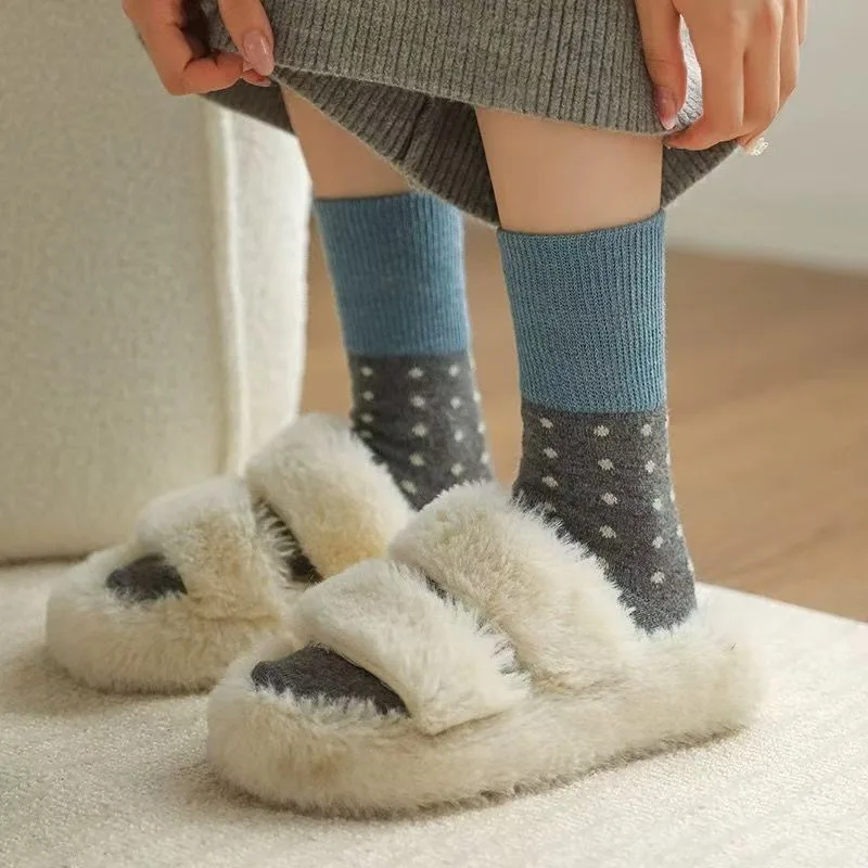 1/4 زوج الخريف الشتاء رمادي أزرق منتصف جوارب أنبوبية النسخة الكورية المألوف توالت حافة المشارب لينة مريحة الجوارب غير رسمية