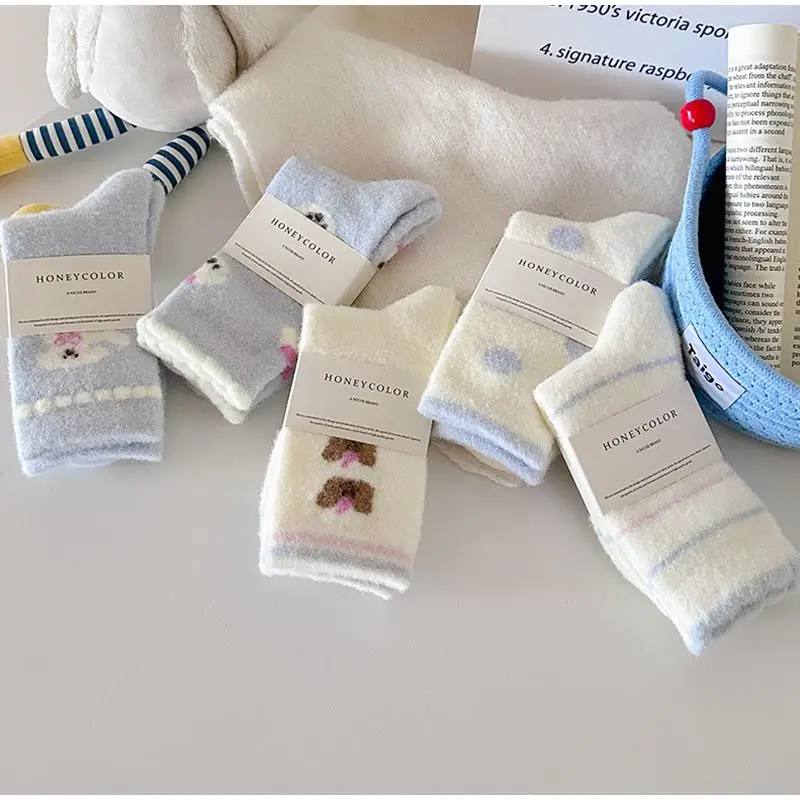 ถุงเท้าขนสัตว์ออสเตรเลียลายการ์ตูนลูกสุนัข ถุงเท้าข้อกลางสีอ่อน ถุงเท้านุ่มสำหรับนอน ถุงเท้าหนาและอบอุ่นสำหรับฤดูหนาว ถุงเท้าผู้หญิง ของขวัญสุดฮา