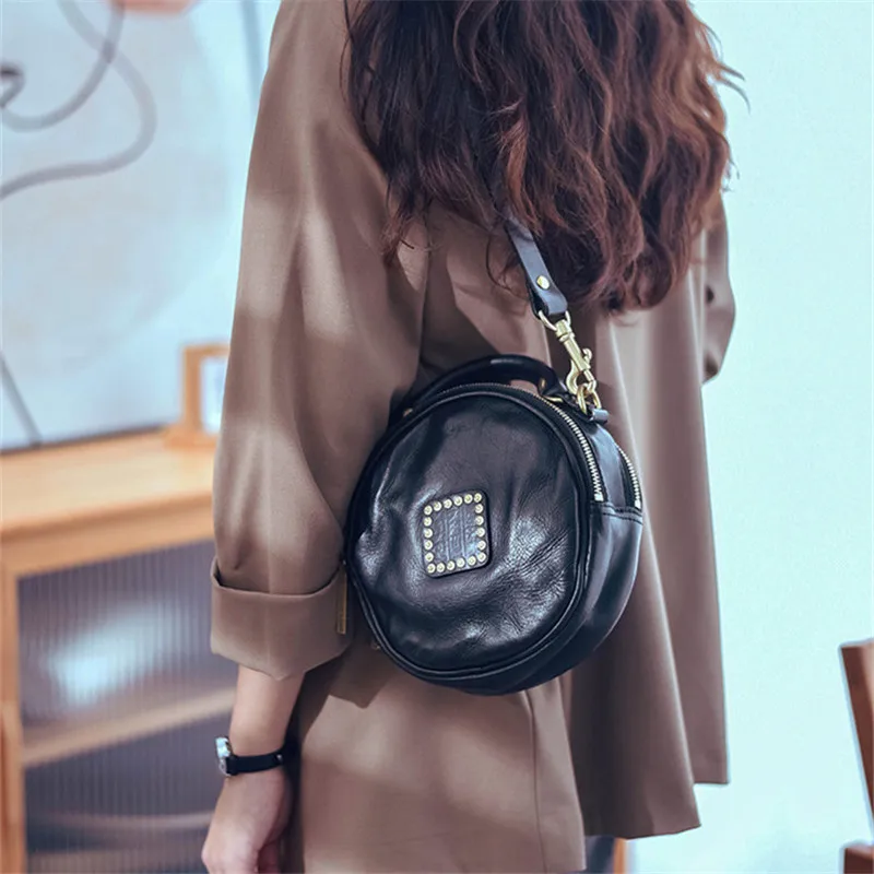 PNDME casual high quality genuine leather women's black handbag vintage designer luxury handmade cow leather rivet shoulder bag