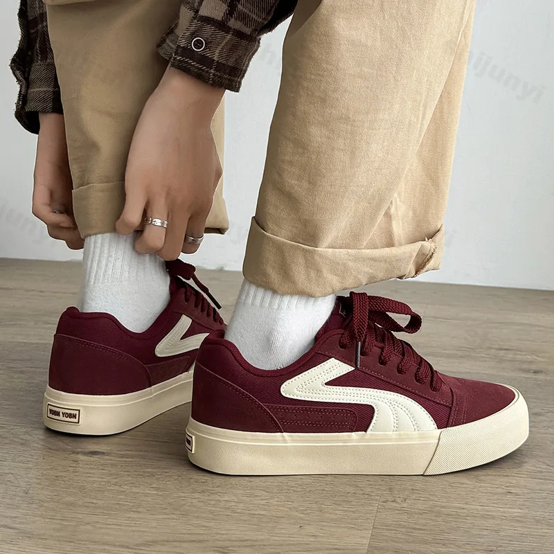 

Vintage Men's Board Shoes 2025 Autumn New Low Help Trendy Comfortable Casual Shoes Outdoor Non Slip Fashion Cross Tied Sneakers