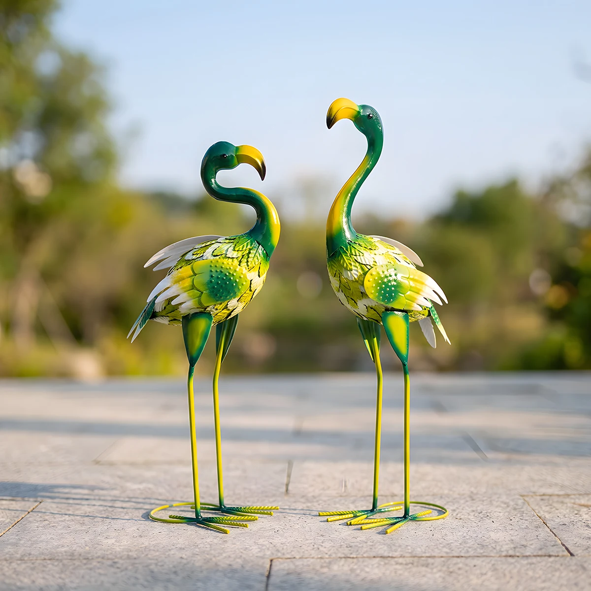 GEEYANG Large Metal Flamingo Garden Statue, Indoor Outdoor Yard Patio Lawn Decor, Mother's Day Wedding Housewarming Gift