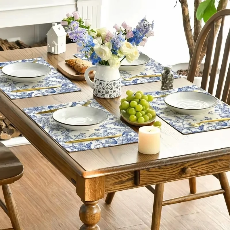 VIKAMA Vintage-Tischsets aus Baumwolle und Leinen mit blauem und weißem Blumenmuster, wasserdichte und rutschfeste dekorative Tischsets für das Esszimmer