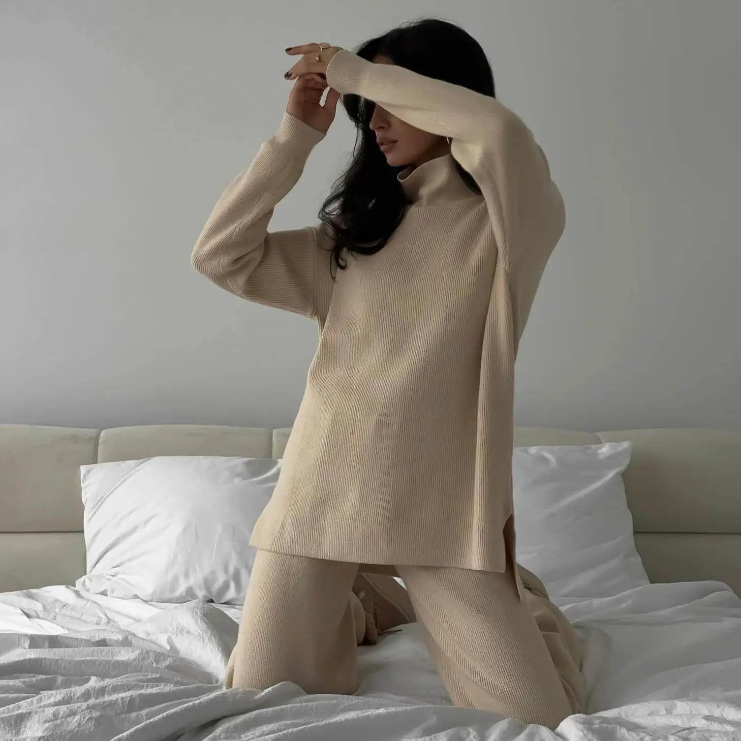 

Повседневный вязаный комплект с высоким воротником и длинными рукавами, цветные брюки-клеш с низкой посадкой для женщин среднего возраста